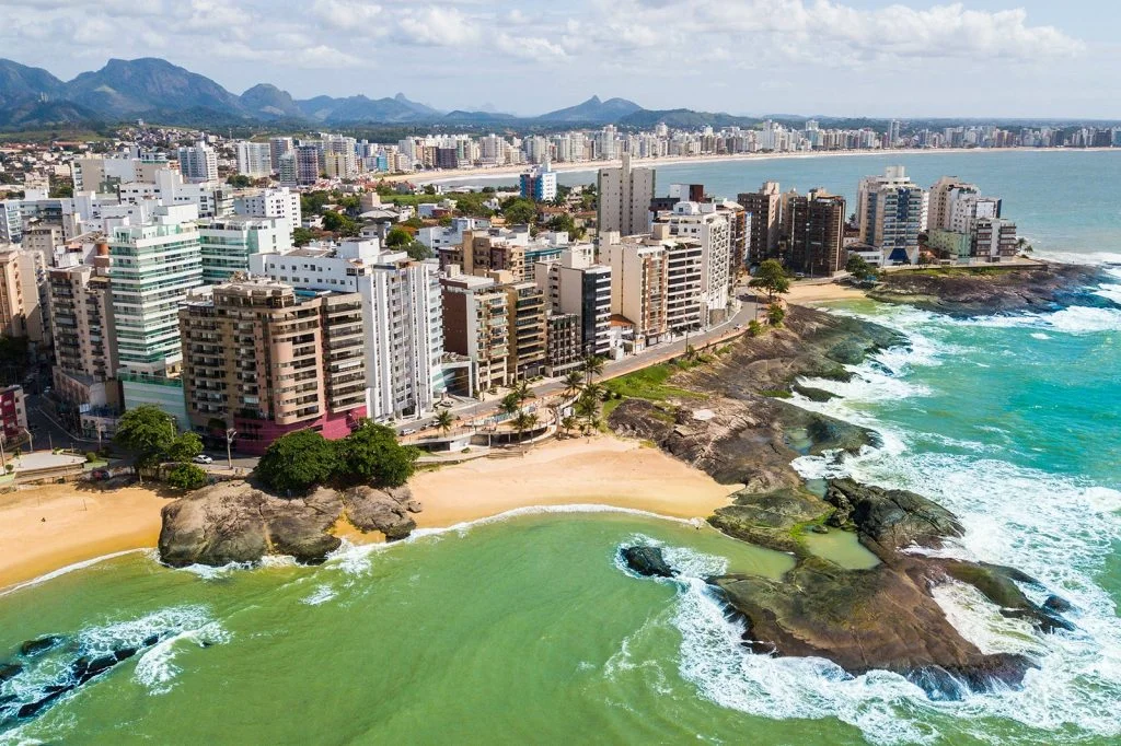 Planeje sua viagem para Guarapari em 2022 com este Guia Completo: melhores datas, locais para conhecer, culinária e opções de hospedagem!